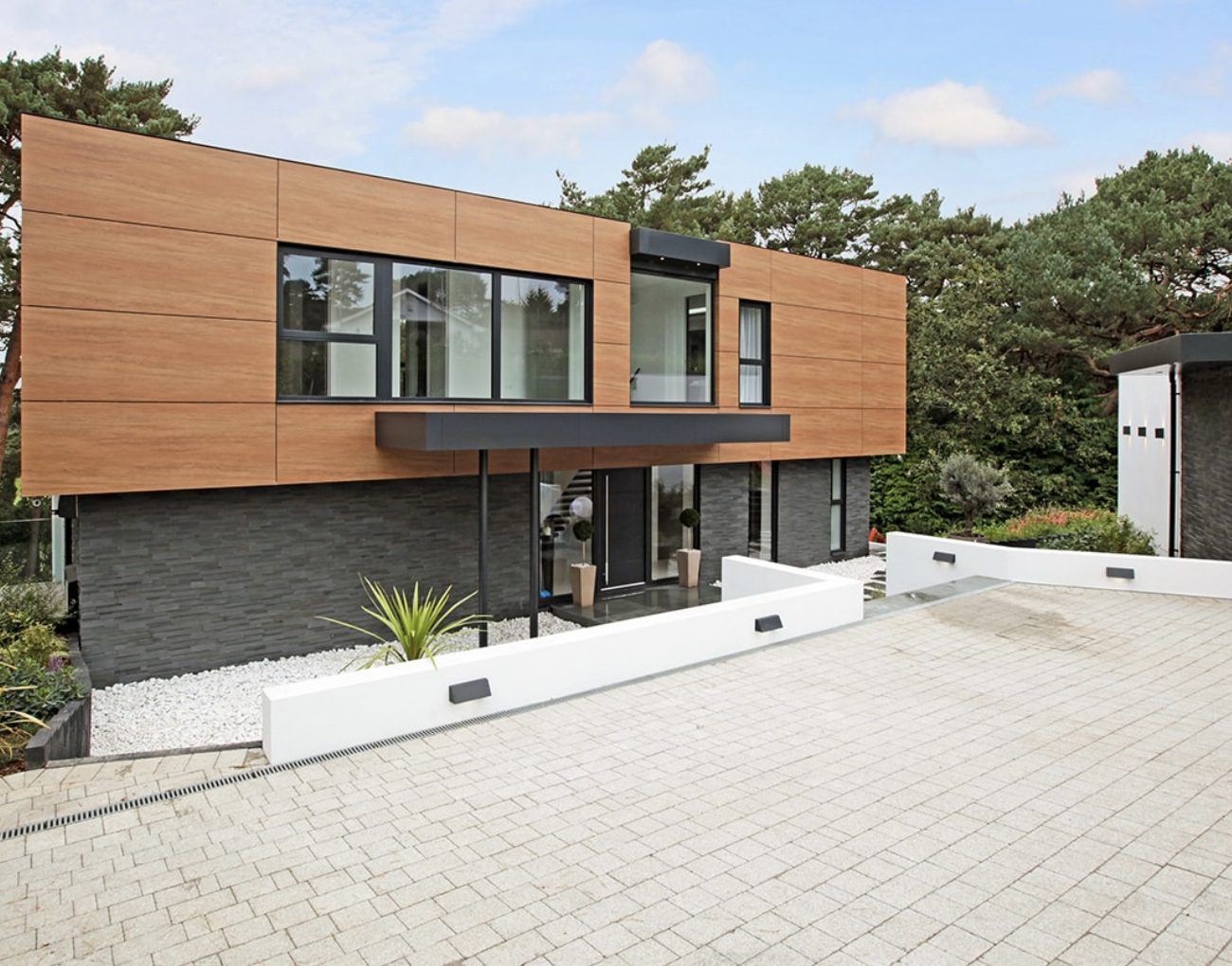 ED3C5A91-C193-4DCB-98FE-378767271615